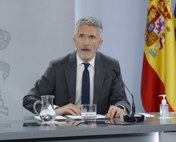 وزير الداخلية الإسباني يثني على نجاح عملية مرحبا 2025 ويشيد بالتنسيق المثالي مع المغرب