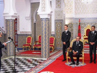 جلالة الملك يستقبل والي بنك المغرب لتقديم التقرير السنوي لسنة 2024