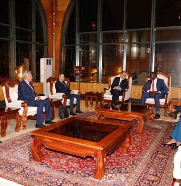 أخنوش يمثل جلالة الملك في اختتام منتدى الأعمال إفريقيا إلى الأمام بحضور ماكرون وروتو