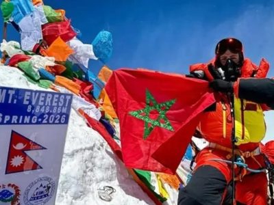 الملك يهنئ نوال صفنضلة أول مغربية تتسلق قمتي إيفرست ولوتسي معا