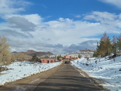 تقلبات ربيعية بالمغرب: ثلوج وأمطار رعدية تفاجئ المرتفعات قبل عودة الاستقرار والحرارة تدريجياً