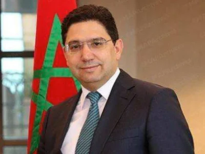 ناصر بوريطة يجري مباحثات ثنائية مع نظيره البحريني في عمان