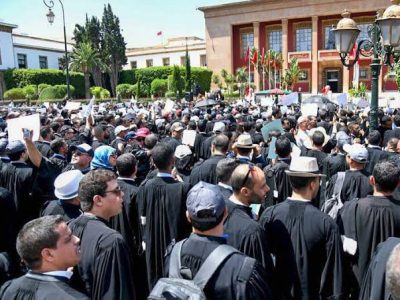 المحامون يعلقون إضرابهم مؤقتاً ويستعدون للعودة إلى المحاكم