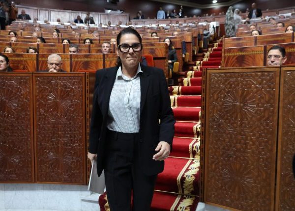 دعم الأسر إلى ضبط الأسواق.. المنصوري تعرض أبرز التدابير الاجتماعية للحكومة