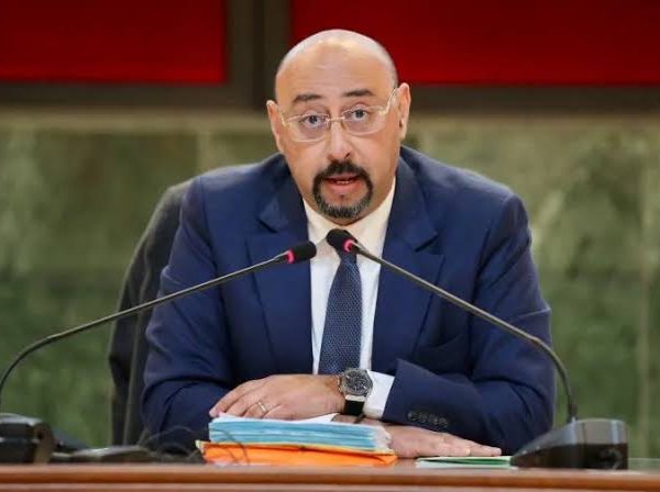 بعد أنباء عن تدهور حالته الصحية.. إدارة سجن أصيلة تكشف حقيقة وضع عمدة طنجة